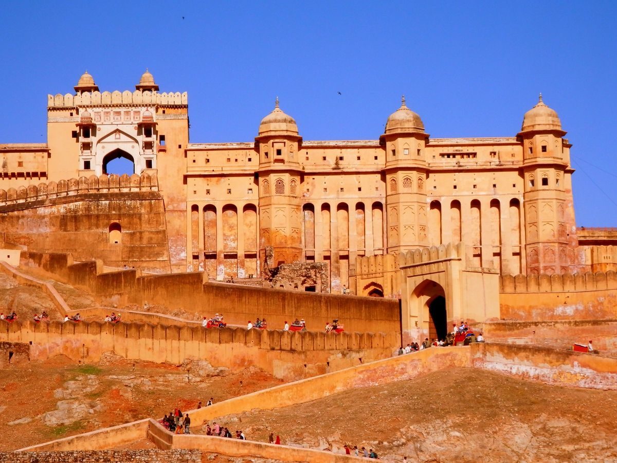 Los muros del Fuerte Amber, en Jaipur