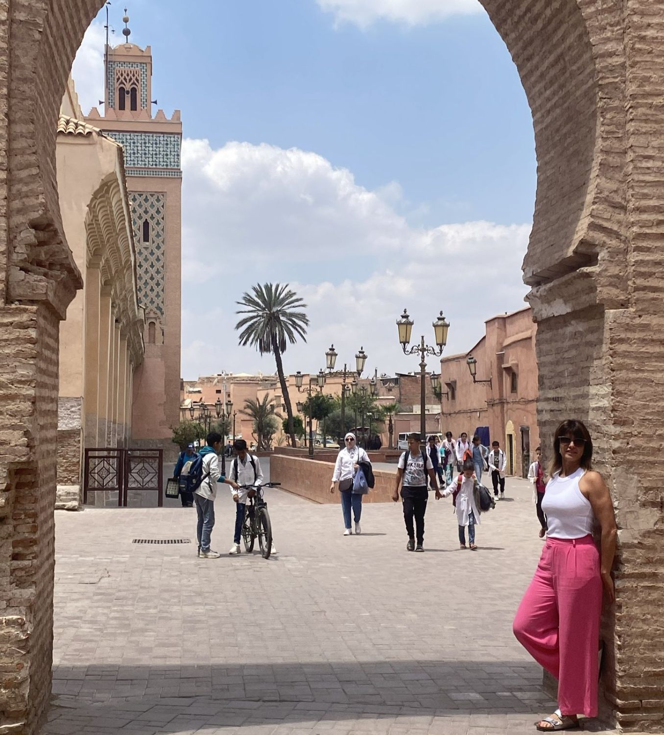 Viajera frente a la Koutoubia, en Marrakech